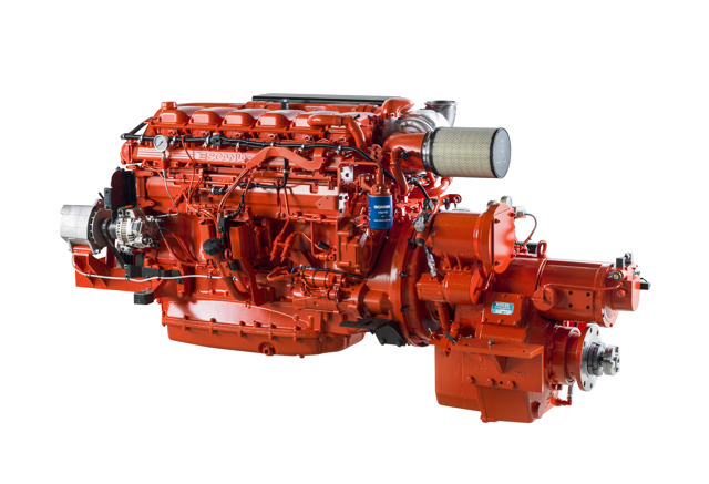 Dieseldrevet marinmotor fra Scania, koblet til Nogva girsystem, malt i heloransje og vist mot hvit bakgrunn.